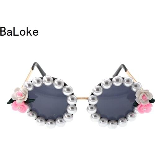 Baroque Outdoor Sunglasses Black Frame Metal Flower Round Sun Glasses Woman Party/Summer Beach Outdoor Casual Decoration