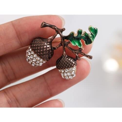 Vintage Enamel Rhinestone Autumn Plant Pine Cone Brooch Ladies Christmas Party Gift Pin Decoration