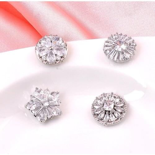 High-end Crystal Flower Traceless Magnet Brooches for Women Metal Strong Magnetic Rhinestone Corsage Fashion Jewelry Gifts