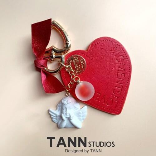 Cute Baroque Angel Vintage Synthetic PU Leather Heart Shape Gold Plated Key Chains Bag Pendent Charm Airpods Accessories D635