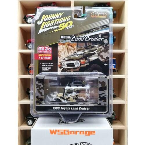 JohnnyLightning 1/64 Toyota LandCruiser Diecast Collection of Die-casting Simulation Alloy Model Children Toys