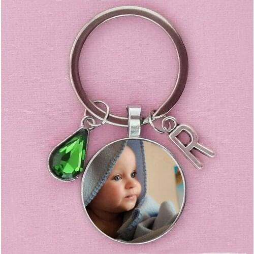 Personalized handmade photo Letter keychain child mom dad a family photo of a gift Crystal keychain birthday name key chain