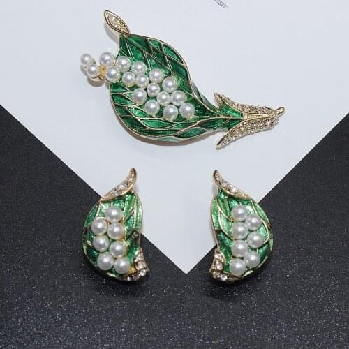 2020 reen Leaf Brooch with pearl, traditional alloy Brooch for wedding and banquet, gift Brooch ydgy