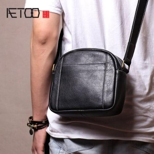 AETOO Simple leather shoulder bag, mens retro messenger bag, casual fashion leather mens bag