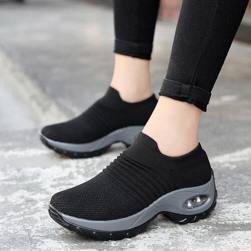 Womens Walking Footwear 2021 Summer Running Sneakers Fashion Breathable Mesh Cushion Platform Slip-On Casual Shoes Zapatillas