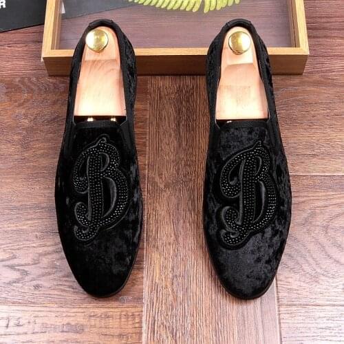 NEW Men Velvet Loafers Men Embroidery Note Party Dress Stage Shoes Smoking Slipper Fashion Mens Flats Sneakers b86