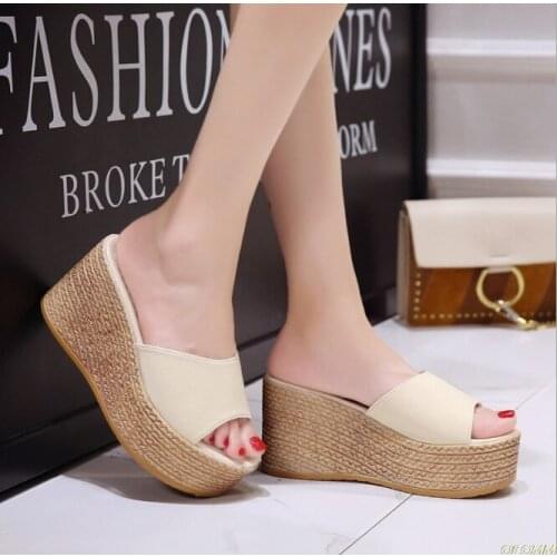 2020 New Slippers Wedge Women Summer Beach Shoes Sandals One word Design Soft Straw Slippers Outdoor Fashion Casual dames