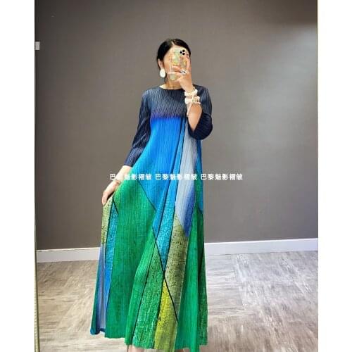 HOT SELLING Miyake Fold Abstract Gradient print o-neck three quarter A-LIine long dress IN STOCK
