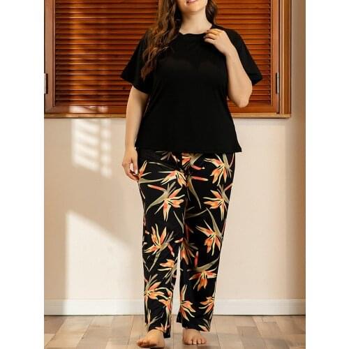 Women Plus Size Pajamas Suits Loose Short-sleeved T-shirt&Printed Trousers Two-piece Sets Soft Sleepwear Casual Homewear 3XL 4XL