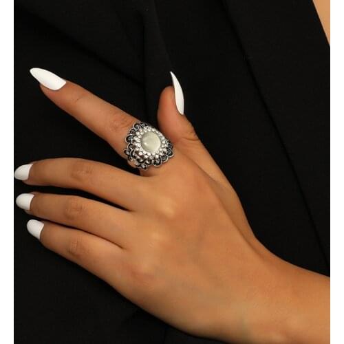 Luxury Big White Opal Stone Flower Rings for Women Vintage Silver Color Crystal Anniversary Gift Rings For Wife Party Jewelry