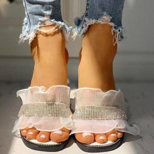 2021 Summer Womens slipper New Diamond Ruffle Mesh Lace Design Fashionable Soft Bottom Antiskid Cute Falt Slippers for Women