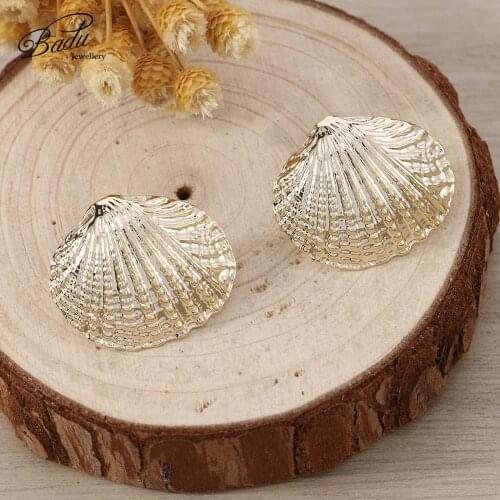 Badu Gold Shell Earrings for Women Fashion Gold Summer Punk Metal Stud Earrings Jewelry Wedding Holiday Party Gifts