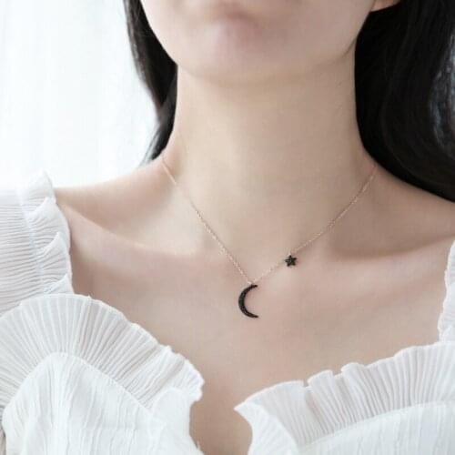 YUN RUO 2018 New Rose Gold Color Chic Black Zircon Moon Star Pendant Necklace Fashion Titanium Steel Woman Jewelry Not Fade