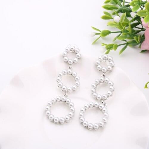 2018 new popular Earrings inlaid with pearls and water drill plated with white gold round Tassel Earrings