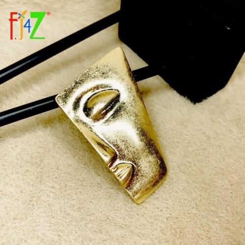 F.J4Z 2021 New Brooches for Women Vintage Alloy Half Human Face Pins Lady Costume Jewelry Accessories Gifts Dropship