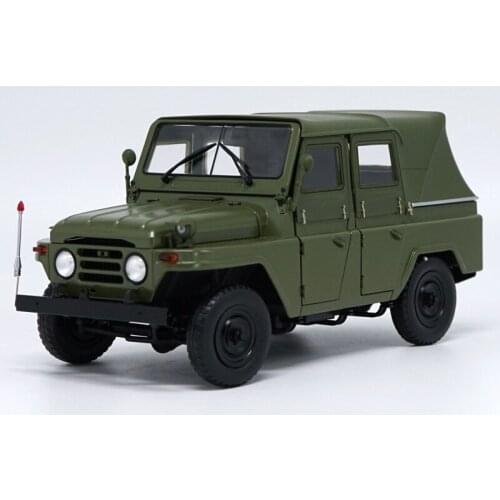 Original Authorized factory diecast 1:18 beijing jeep BJ212 green Classic toy car Models for gift, collection