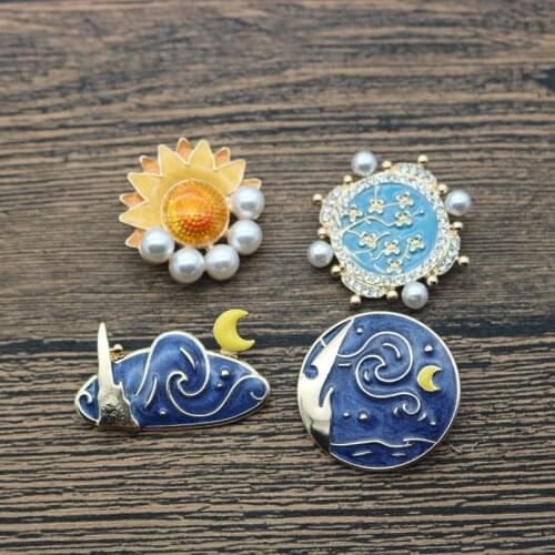JQUEEN Brooches