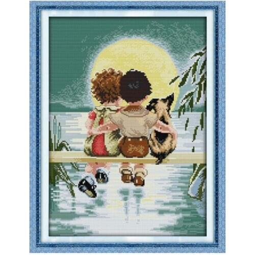 A romantic and romantic pair of hand-embroidered cross-stitch kits on the lake bridge on the beautiful scenery of the moon