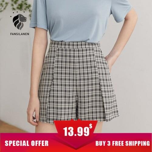 FANSILANEN Wide leg pleated plaid casual shorts Women loose vintage high waist shorts Female streetwear sexy summer shorts 2021