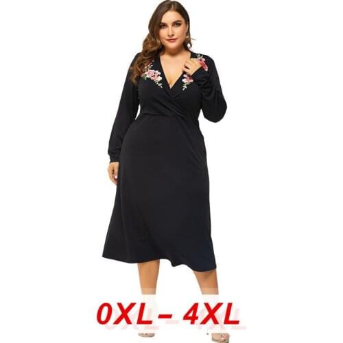 2020 Autumn Women Plus Size Dress Black V Neck Long Sleeve Embroidery Floral Solid Casual Dress Vintage Ladies Maxi Long Dresses