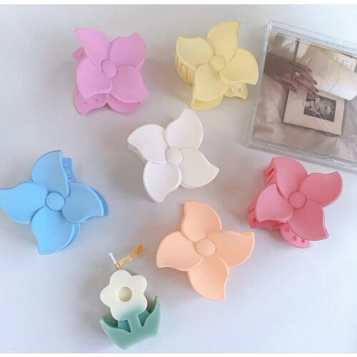 Hair Accessories Hair Claw Frosted Hair Clip Flower Hairpins Spring Candy Plastic Hairgrips Cute Headwear Barrettes Hair Claws