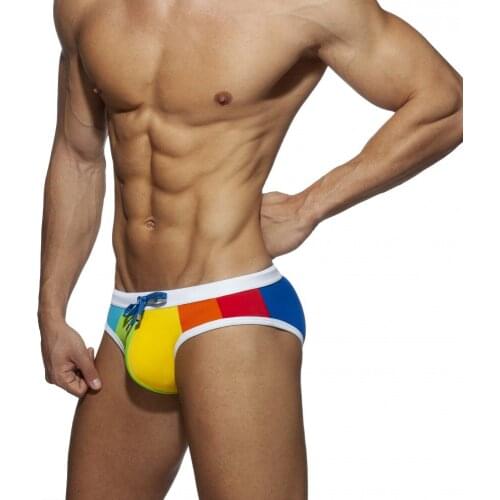 European And American New Style Bikini Swim Trunks 2021 Men Sexy Swimsuit With Push Pad Cup Briefs Beach Swimming Sport Swimsuit