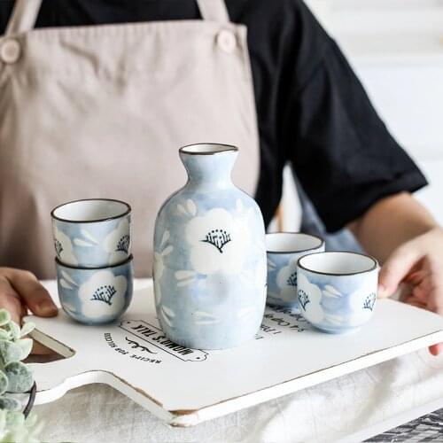 Blue Flower Wine Set Japanese Sake Set Ceramic Wine Pot with Drinking Cup Flagon Bar Set (1 pot + 4 cups)
