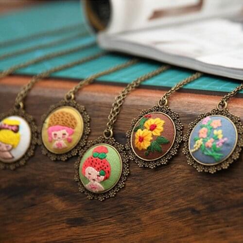 DIY Necklace Embroidery Kit Needlework Flower Cross Stitch Sets with Hoop Handmade Swing Arts Craft Creative Gift Unfinished