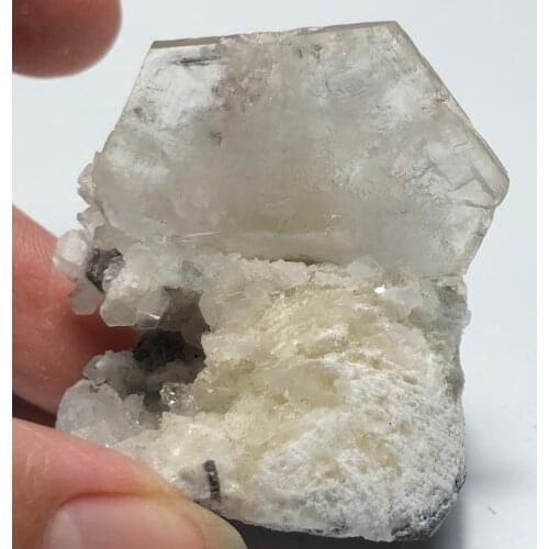 37.4gNatural white sandwich calcite hexagonal sheet healing energy ring vein teaching specimen stone home decoration