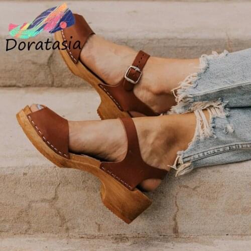 DORATASIA New Office Women Shallow Platform Shoes Summer Heeled Ol Sandals Women Unique Elegant Med Chunky Heels Sandals
