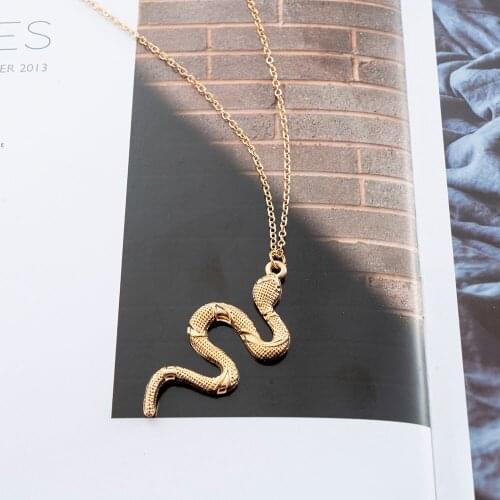Retro Simple Snake Shape Pendant Necklace Personality Fashion Snake Shape Element Clavicle Chain Woman Jewelry Wholesale New