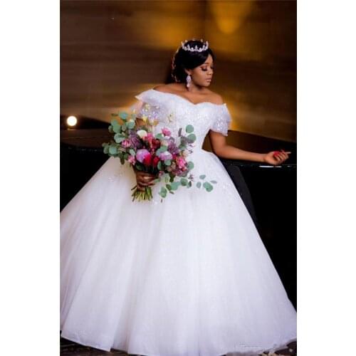 African Ball Gown Wedding Dresses Beaded Off Shoulder Crystals Pearls Plus Size Saudi Arabian Dubai Bridal 2023