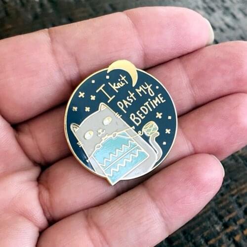 Cat Knitting I Knit Past My Bedtime Enamel Brooch Pin Backpack Hat Bag Collar Lapel Pins Badge Women Mens Fashion Jewelry Gifts