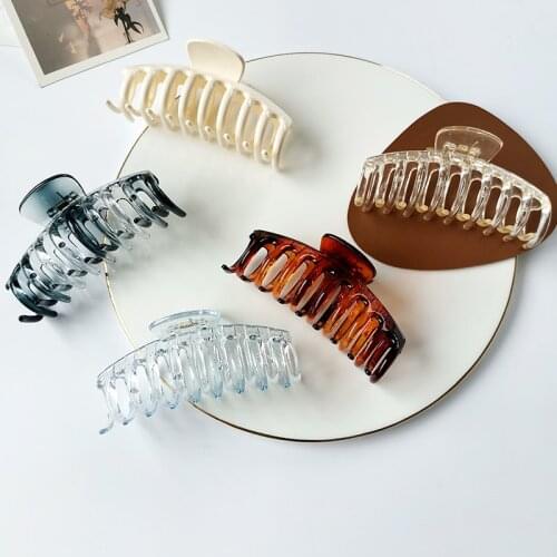 Bilandi 2021 Retro Multicolor Resin Hair Clip Large Bath Hair Claw Clips For Elegant Women Girl Shark Hair Accessories Makeup