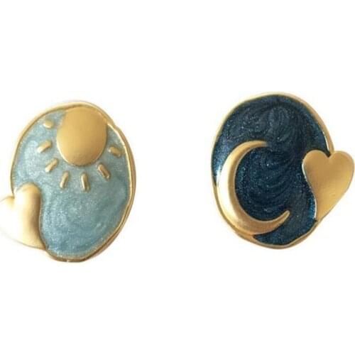 Retro Sun Moon Asymmetrical Stud Earrings Geometric Heart shaped Resin Earrings Creative Ear Jewelry Gifts