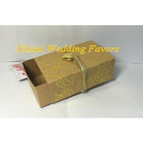 50pcs/lot) 2016 Fall Wedding Favors and gift candy box of Gold Leaf Kraft Favor Box with Gold Heart Charm For Party Decorations