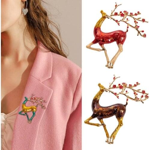 Elegant Fawn Brooch Metal Plant Animal Brooch for Women And Man Clothes Accessories Jewelry Christmas Clothing Accessories
