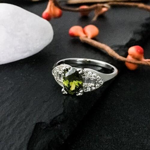925 Sterling Silver Emerald Gemstone Rings AAA Zircon Shine CZ For Women 6x8MM Fashion Ring Party Engagement Anniversary Gifts