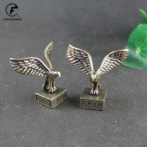 Vintage Flying Eagle Mininature Ornaments Copper Small Animal Office Decor Solid Brass Casting Ancient Crafts Collection Gifts