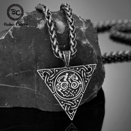 Norse Mythology Triangle Totem Pendant Mens Necklace Vikings Runes Vegvisir Male Amulet Vintage Scandinavian Jewelry Bijoux Gift