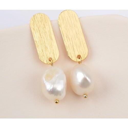 New Gold Natural Pearl Dangle Earrings Baroque Irregular White Pearl Drop Earring for Women Fashion Hot Earring Jewelry HD0188