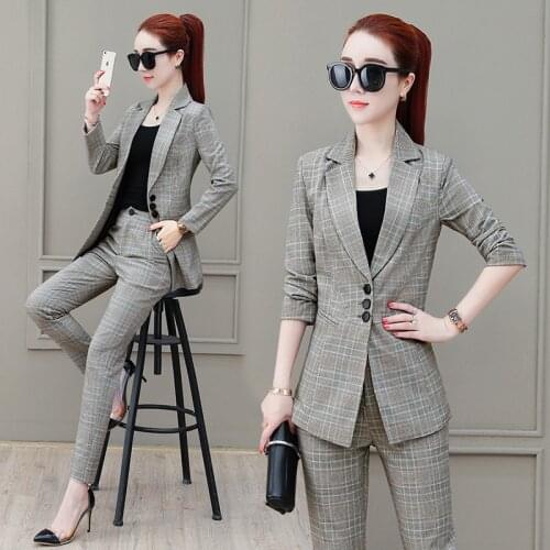 Small suit suit fashion temperament 2018 new female autumn plaid stripes Korean Slim handsome coat two-piece