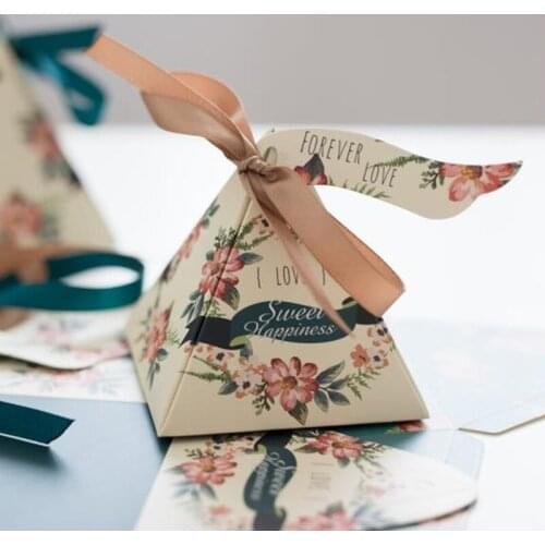 Fresh Pyramid Floral Print Garland Wedding Like Candy Box Bomboniere Party Gift Box Ribbon and Label 50pcs
