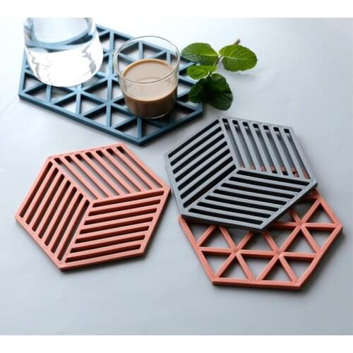 Hot-seller Silicone Coasters Hexagon PVC Durable Nonslip Heatresistant Carved Cup Mat Insulated Kitchen Drinkware Coasters SN