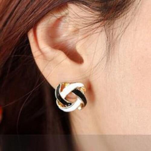 Cheap Korean Jewelry Wild Woman Retro Fashion Simple Black And White Earrings Hollow Braid Earrings For Women Stud Earrings
