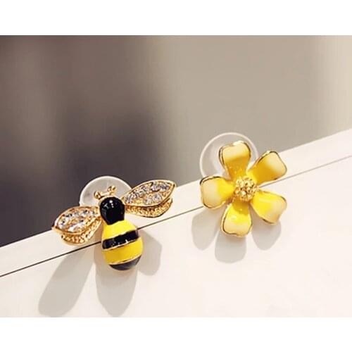 2021 Cute New Flower Bee Asymmetric Earrings Zircon Earrings Wholesale Fashion Jewelry Punk Stud Earrings For Women Girls Gift
