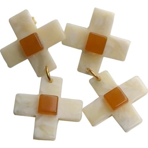 Korean Style Acrylic Lucky Cross Ear Clip Earnings No Piercing Elegant White Cross Resin Statement Clip Earrings for Women Lady