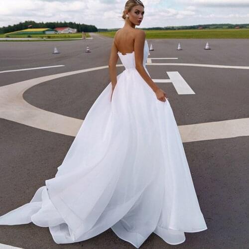 Strapless Simple Pleated Wedding Dress Princess Half Latern Sleeves Plus Size Zipper Low Cut 2021 Beach Outdoor Bridal Gowns