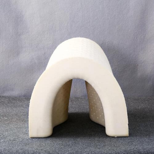 Natural latex pillow protects the cervical spine butterfly to form a human pillow butterfly-shaped cymbal pillow on the bed