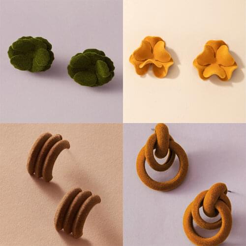 Docona Vintage Heart Plush Stud Earrings for Women Sweet Cute Semi-circle Collocation Earrings Ladies Paert Fashion Jewelry